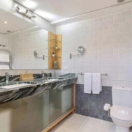 בית אירוח Luxury Pool *